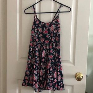 Forever 21 floral print dress. Size: Small